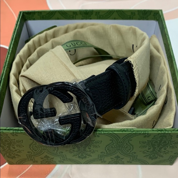Gucci Black Leather Belt with Signature Logo Buckle - Picture 1 of 5